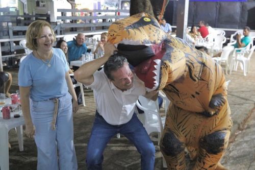 Encontro produtivo com prefeitos e autoridades políticas na Expo Umuarama 2022