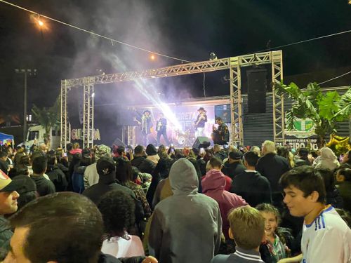 Em noite de Festa Junina, administração de Cruzeiro do Oeste anuncia obras, projetos e entrega veículo 0km