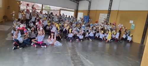 PREFEITO REALIZA ENTREGA DE OVOS DE PÁSCOA AOS ALUNOS DA REDE MUNICIPAL DE ENSINO.