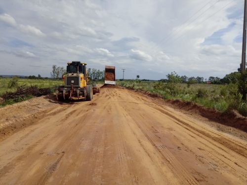 Com recursos próprios, Prefeitura inicia recuperação de diversos trechos da estrada do P.A. Che Guevara