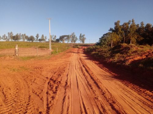 Prefeitura recupera segundo segmento da estrada do P.A. (Projeto de Assentamento) Irmã Dorothy