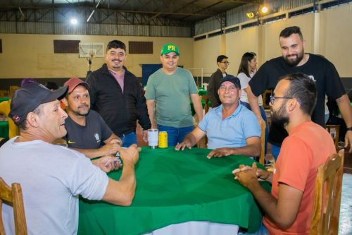 Prefeitura de Califórnia realiza Torneio de Truco em comemoração ao Dia do Trabalho