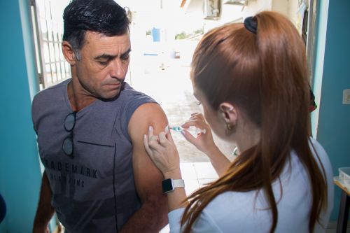 Prefeitura de Califórnia realiza com sucesso o Dia D da vacinação contra a gripe