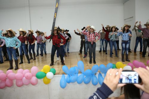 Sarau de danças da Escola M. Professora  Lucília Vicentini Ferrari - Ensino Fundamental