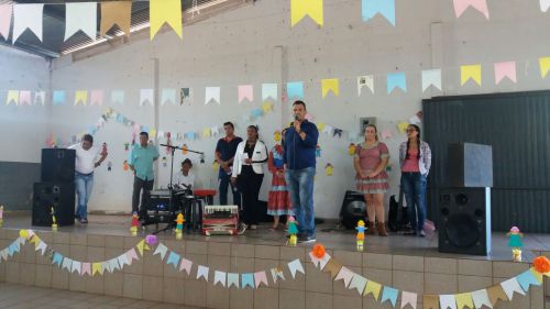 Arraiá da Terceira Idade reúne 200 idosos em Água Boa