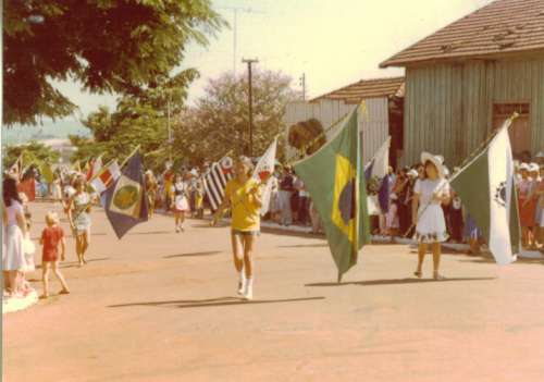 Desfile em comemorao ao dia da Independncia. Desfile de 1982. Foto: Antonio Jos Gaino ? 1982. 