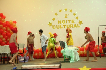Jovens participam da 