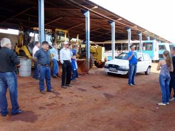 CARAVANA SO TOM PASSA POR TODAS AS OBRAS EM ANDAMENTO DE FLORESTA.