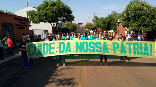 Desfile de 7 de Setembro em Sertaneja