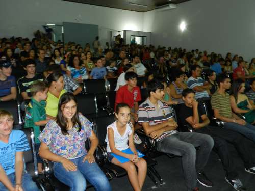 ALUNOS DE CURSO DE M&UacuteSICA SE APRESENTAM EM AUDIÇÃO