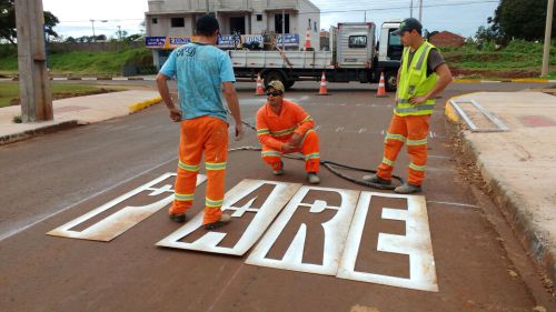 Iniciado a implantação da sinalização nas ruas e avenidas que foram urbanizadas 