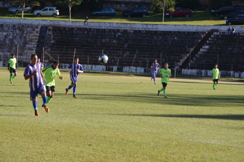 Reencontro com a torcida e com a vitória foi em grande estilo 