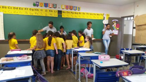 Agentes de endemias visitaram escolas e alertaram sobre perigo de doenças transmitidas por mosquito