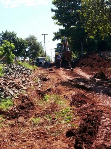 Construção de galerias de águas pluviais na Vila Rural 