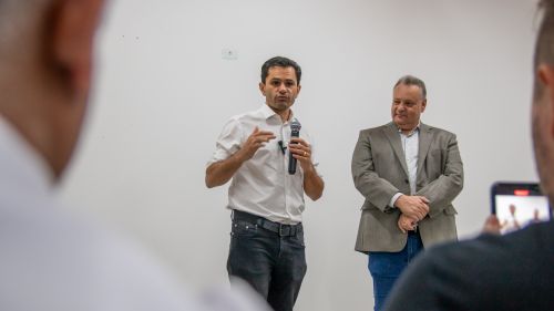 INAUGURADO O CENTRO COMUNITÁRIO DA VILA ESPERANÇA