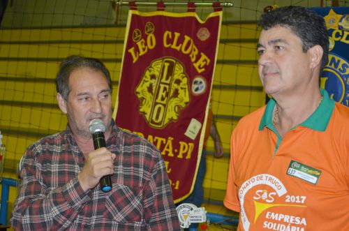 Teve início em Ubiratã o maior campeonato de truco em trios do Brasil 