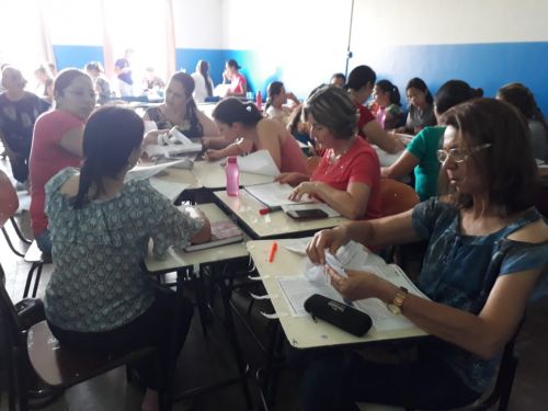 Profissionais de docência de Ubiratã participaram de formação sobre o Referencial Curricular do Paraná