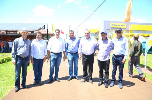 Lideranças de Ubiratã visitam Show Rural e se encontram com o governador Ratinho Jr