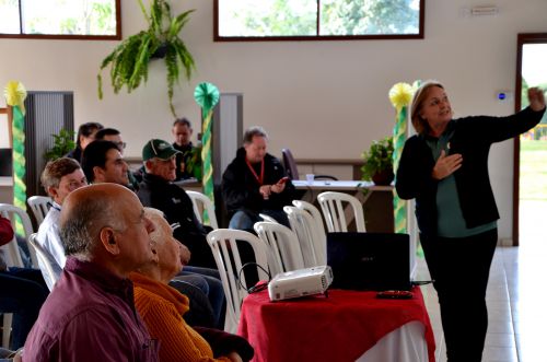 Agricultores da Estrada João Pereira participam de reunião com integrantes da Itaipu 