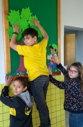 Atividades sobre a importância do meio ambiente são desenvolvidas com alunos da Escola Municipal Furusato Tomio