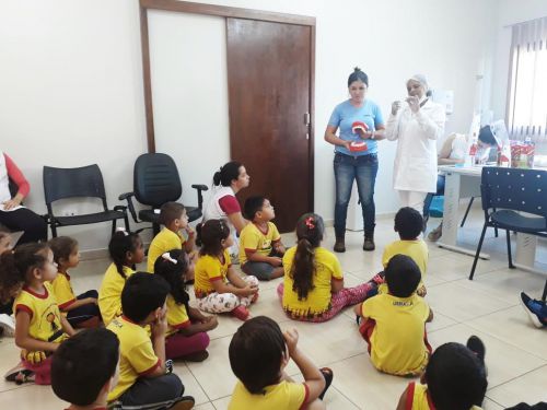 Crianças do CMEI Lugar de Gente Feliz visitam Unidade de Saúde Josefina