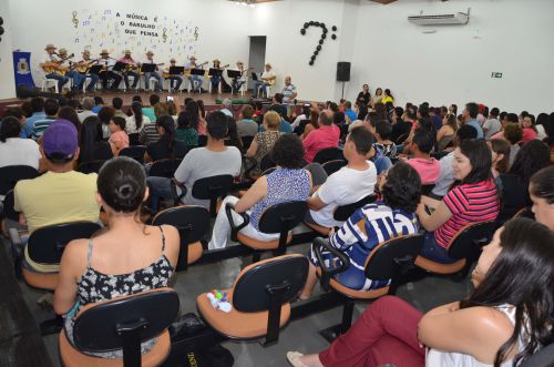 Apresentação dos alunos que participam dos cursos de música no Centro Cultural 