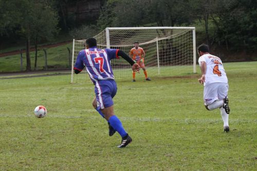 Ubiratã vence e mantém liderança na Copa Comcam