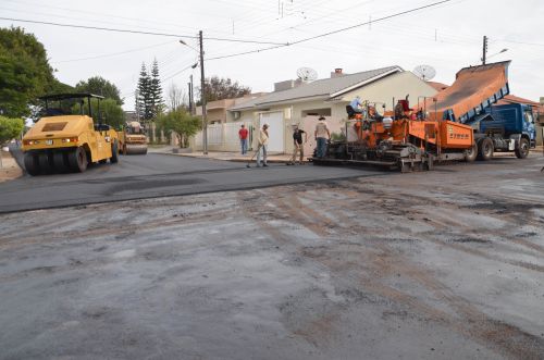 Ruas de Ubiratã receberão 34,5 mil metros quadrados de recape asfáltico