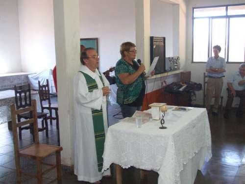 Padre Elias celebrou uma missa para iniciar bem as atividades de 2013 no Centro de Convivncia