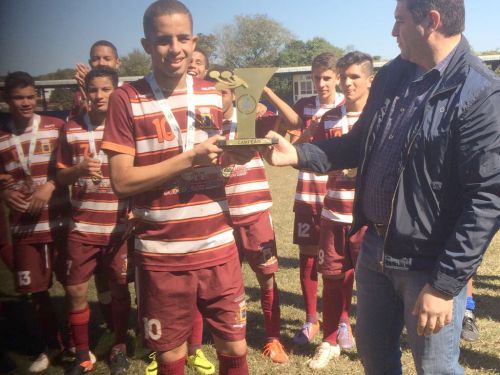 Futebol de Ubiratã é campeão dos Jogos da Juventude; equipe garantiu vaga na fase final da competição