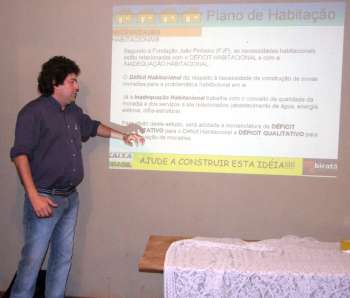O arquiteto e urbanista Antonio Marcos da Silva e Silveira apresentou todo o estudo aos cidados presentes nas duas audincias