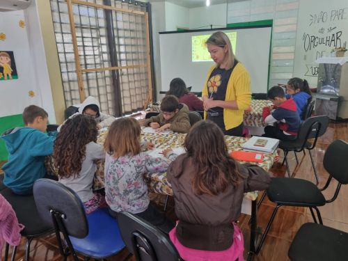 AS EQUIPES DO CRAS E CREAS JÁ INICIARAM AS AÇÕES EM ALUSÃO AO DIA 18 DE MAIO DA CAMPANHA FAÇA BONITO