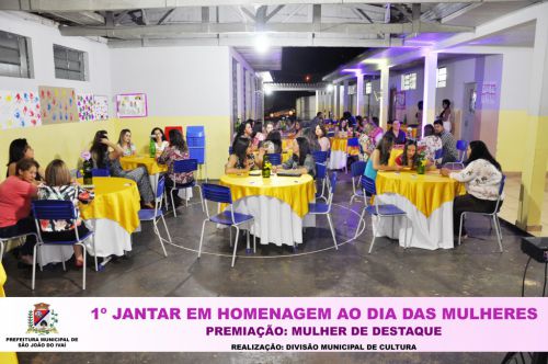 Mulheres são premiadas em jantar comemorativo 