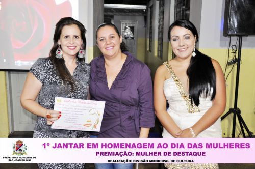 Mulheres são premiadas em jantar comemorativo 